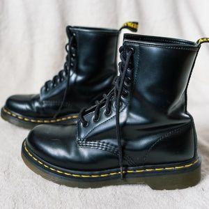 Dr. Martens 1460 Women’s Smooth Leather Lace Up Boots | Size 7
